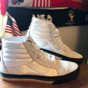 White Vans High Top Sk8-Hi Suede Skate